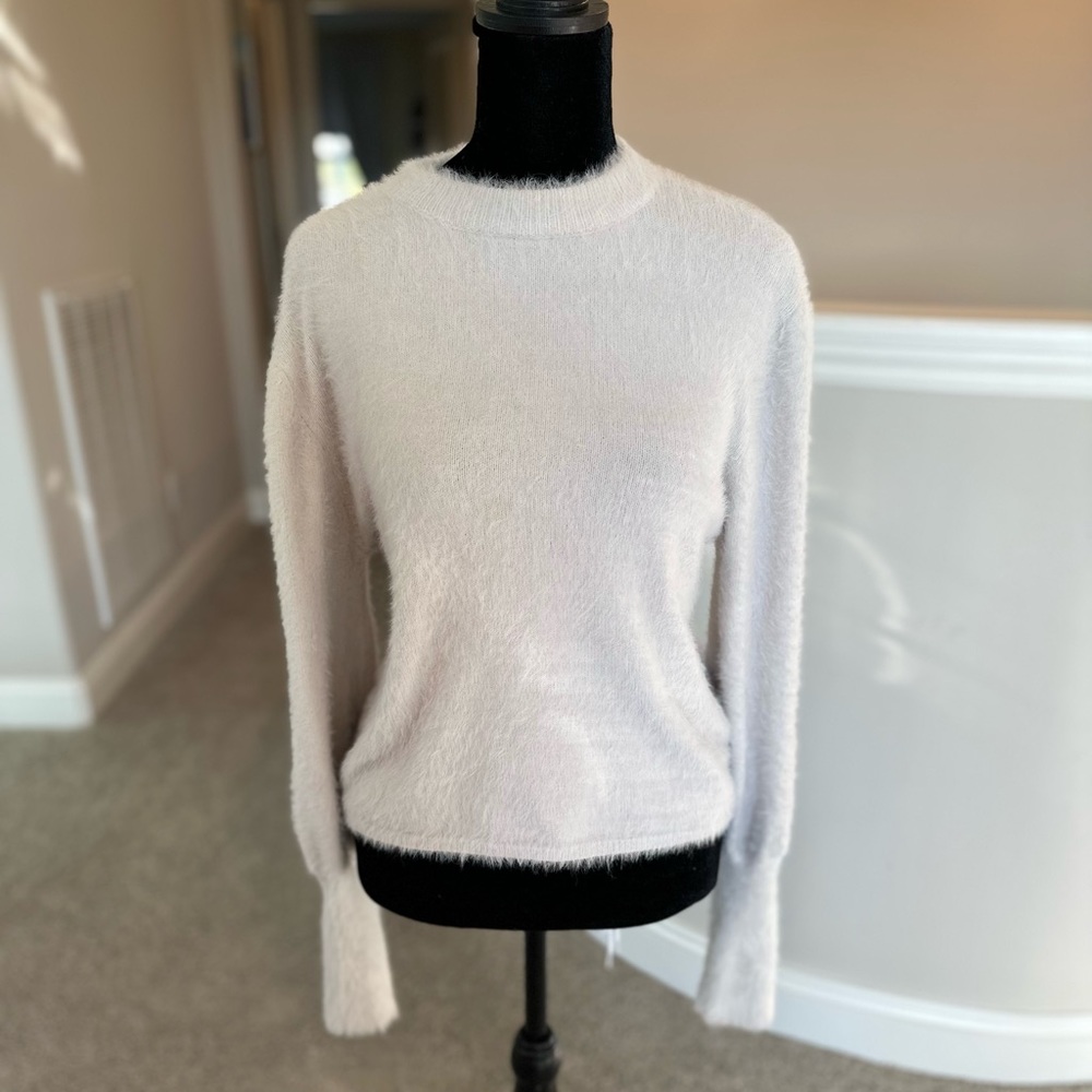 Zara Knit White Fuzzy Sweater 🤍